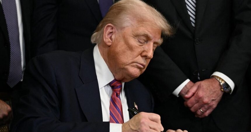 trump-signs-genius-act,-first-federal-law-regulating-crypto