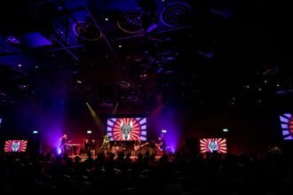 Hollywood stuntman area on fire for pink floyd quilt dies outdated faculty 88