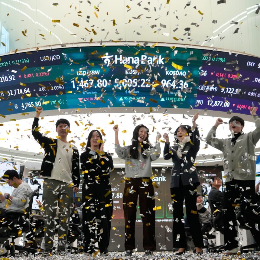 00int-skorea-stockboom-01-gwlm-mediumSquareAt3X