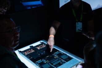 19dc-globalecon-wvqp-mediumSquareAt3X