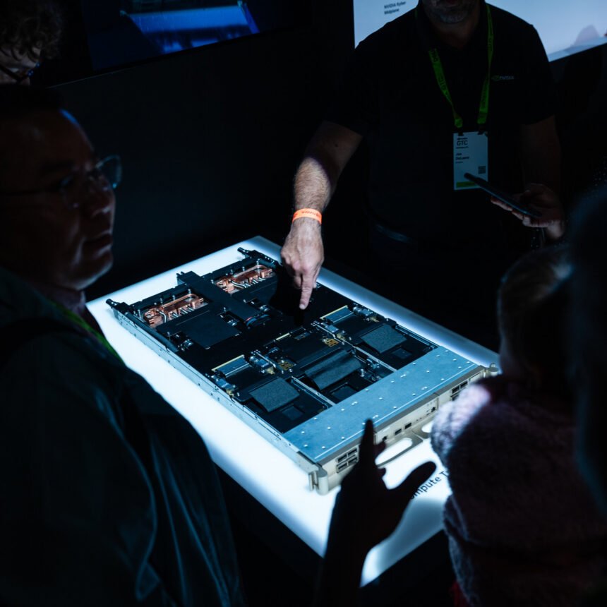 19dc-globalecon-wvqp-mediumSquareAt3X