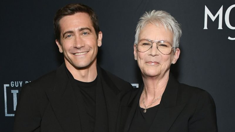 230418143926-jake-gyllenhaal-jamie-lee-curtis-041723