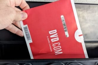 230418155502-netflix-dvd-envelope