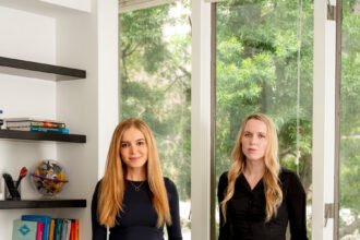 26biz-ricursive-ai-vbwq-mediumSquareAt3X