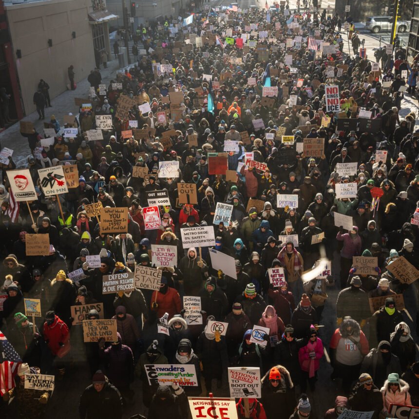 26db-minneapolis-kfph-mediumSquareAt3X