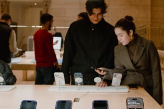 29BIZ-APPLE-EARNINGS-1-mjzk-mediumSquareAt3X