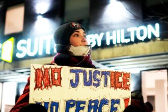 30trav-ice-hotels-callout-bqfp-mediumSquareAt3X