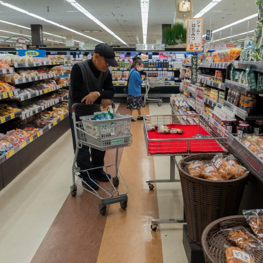 Biz-Global-Debt-bkjq-mediumSquareAt3X