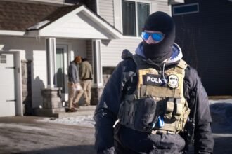 Federal-Agents-Descend-On-Minneapolis-For-Immigration-Enforcement-Operations-0ufe27jf