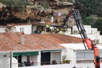 One-dead-and-one-seriously-injured-after-large-rock-falls-on-house-in-Menorca-epafu67o