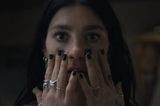 Something_Very_Bad_Is_Going_to_Happen_n_S1_E2_00_22_01_10R-1