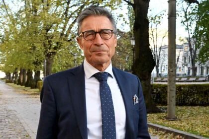 https3A2F2Fd1e00ek4ebabms.cloudfront.net2Fproduction2F9e5341fe-8b68-4263-a6af-a0f6bcf005be