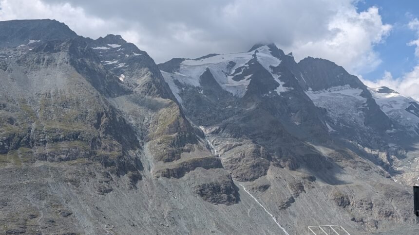 unsplash-deadly-avalanches-claim-five-lives-in-austrian-alps