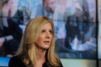 00biz-goldman-counsel-resigns-HFO-mediumSquareAt3X