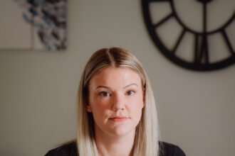 00biz-retiring-AI-01-cwgh-mediumSquareAt3X