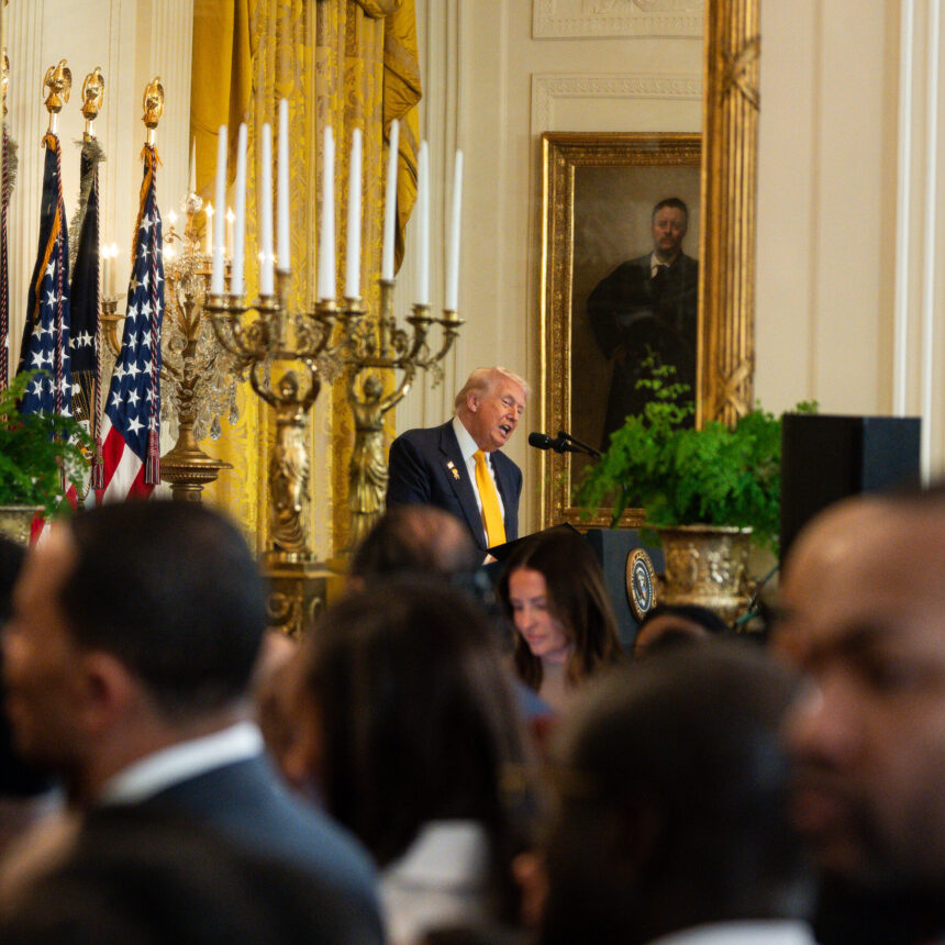 00dc-memo-blackfriend5-ljfv-mediumSquareAt3X-1