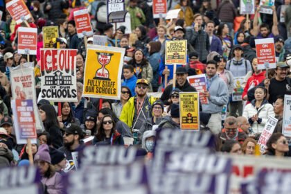 00nat-sf-strike-end-hfo-mgbq-mediumSquareAt3X