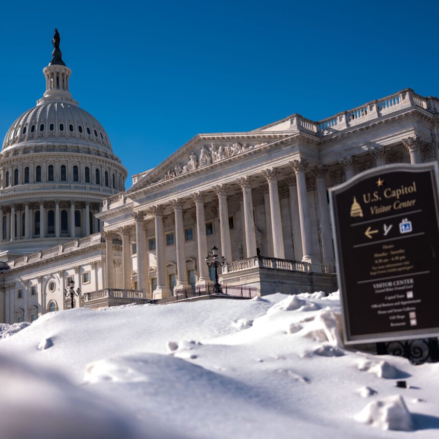 02trump-news-shutdown-capitol-vtfz-mediumSquareAt3X