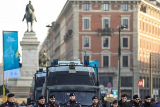 03int-olympics-security-01-ztwq-mediumSquareAt3X