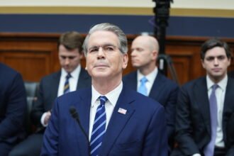 04dc-bessent-bmql-mediumSquareAt3X