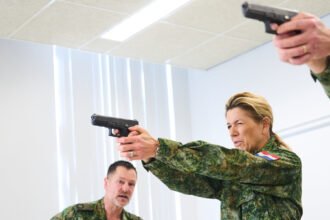 04int-dutch-queen-new-jvcb-mediumSquareAt3X