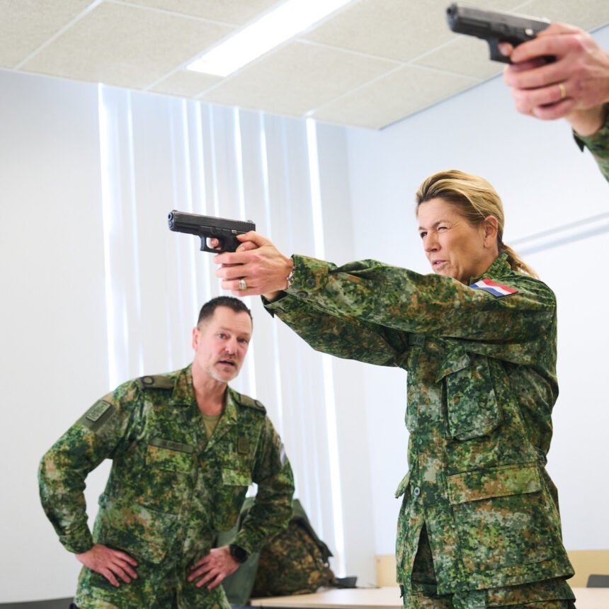 04int-dutch-queen-new-jvcb-mediumSquareAt3X