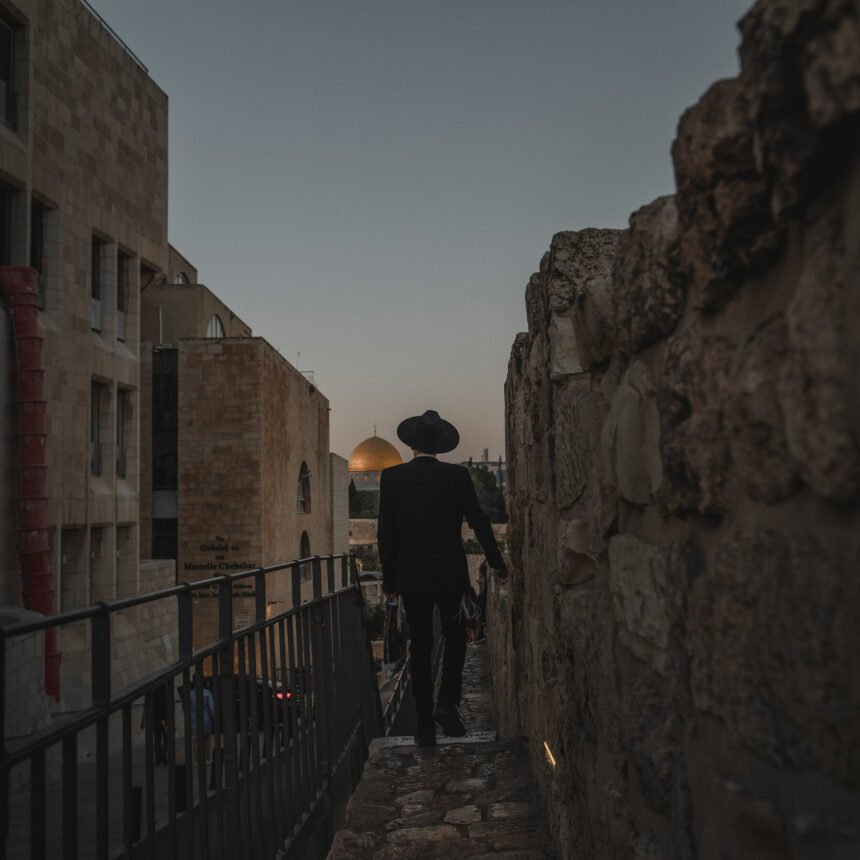 04int-hrw-resignations-3-mfwb-mediumSquareAt3X