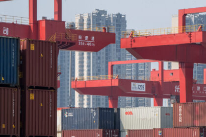 05scotus-tariffs-photo-tbvp-mediumSquareAt3X-2