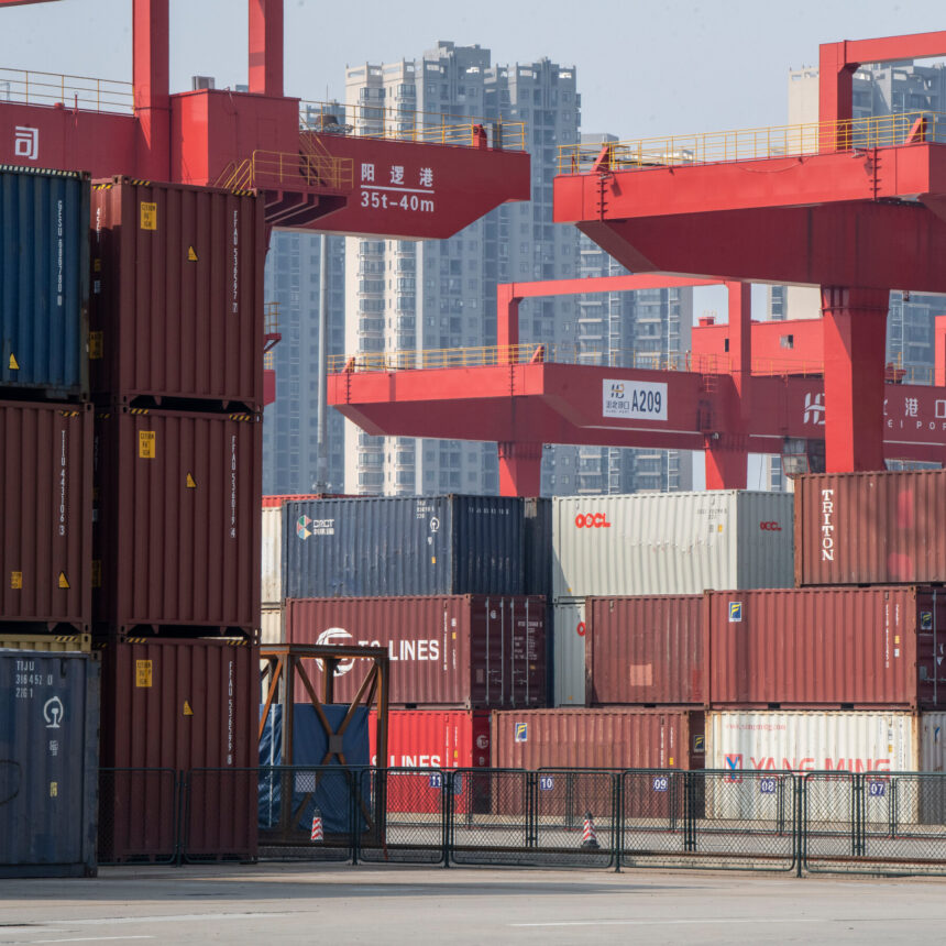 05scotus-tariffs-photo-tbvp-mediumSquareAt3X-2