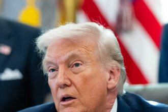 07biz-truthsocial-fake-vfzh-mediumSquareAt3X