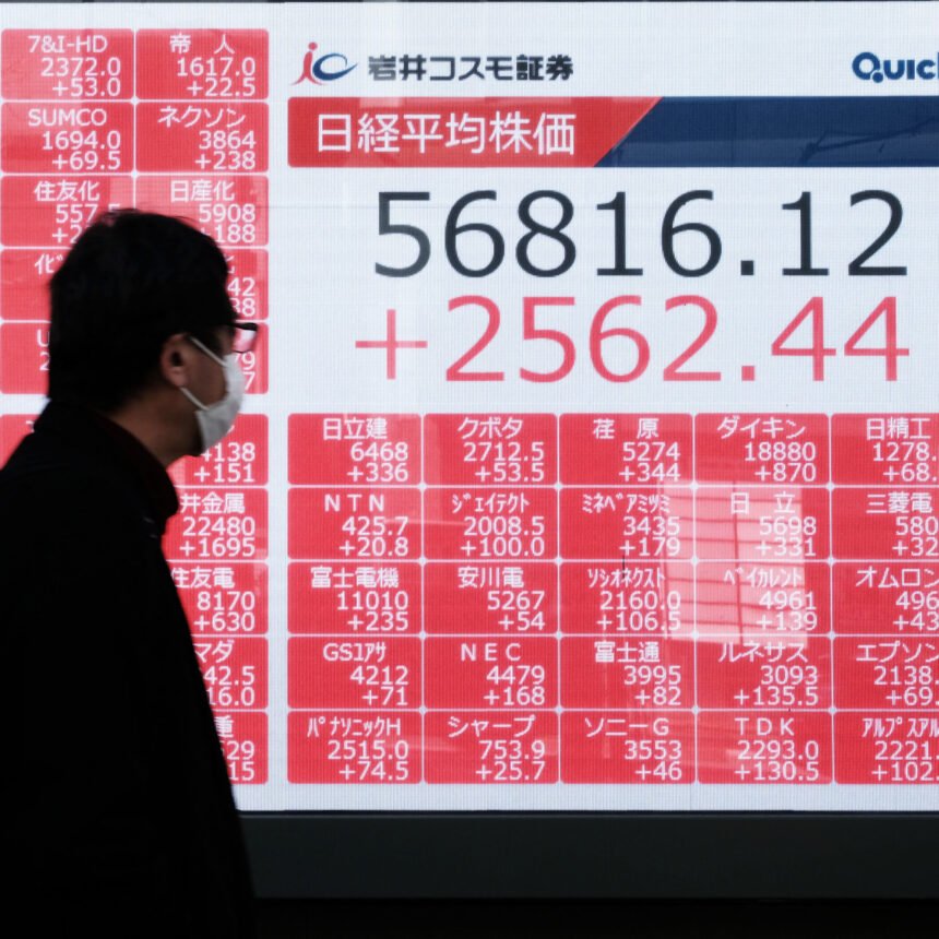 09Biz-Japan-Markets-zbcl-mediumSquareAt3X