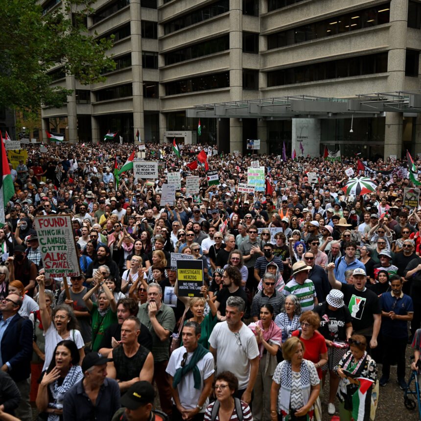 09int-australia-herzog-1-htbq-mediumSquareAt3X