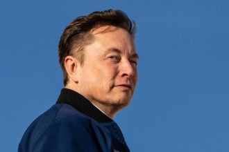 10BIZ-ELON-XAI-01-qwtz-mediumSquareAt3X