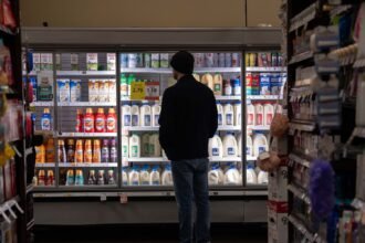 11biz-jobs-earnings-kqpb-mediumSquareAt3X