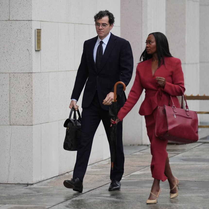 11biz-mosseri-trial-01-bwjl-mediumSquareAt3X