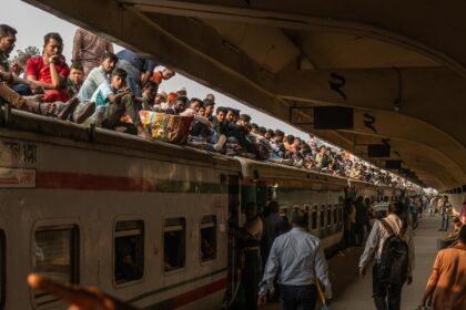 11int-bangaldesh-students-1-wbpv-mediumSquareAt3X