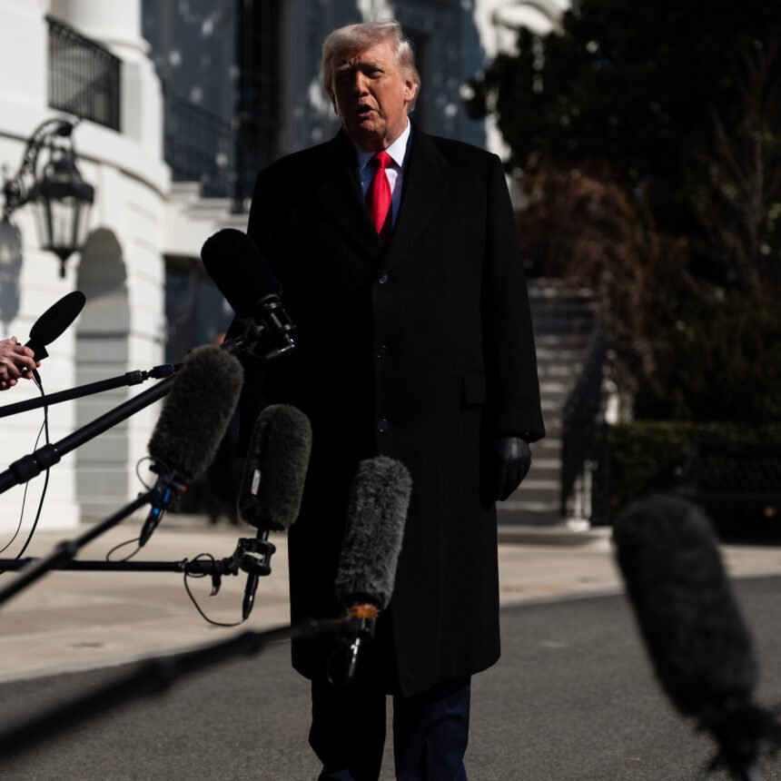 13biz-trump-econ-pbqg-mediumSquareAt3X