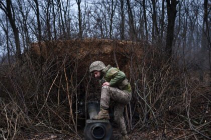 13int-ukraine-talks-wkgt-mediumSquareAt3X