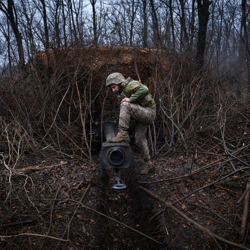 13int-ukraine-talks-wkgt-mediumSquareAt3X