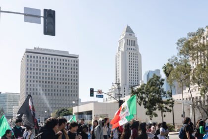 13trump-news-LA-protest-mediumSquareAt3X