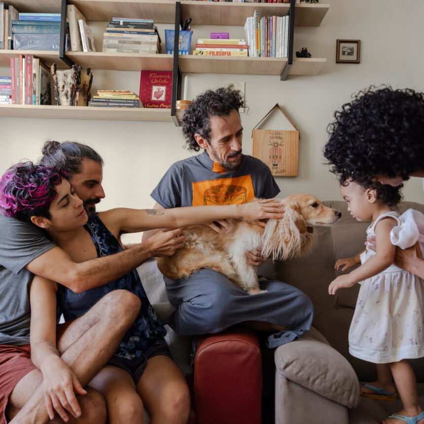 14int-brazil-polyamory-gmhz-mediumSquareAt3X