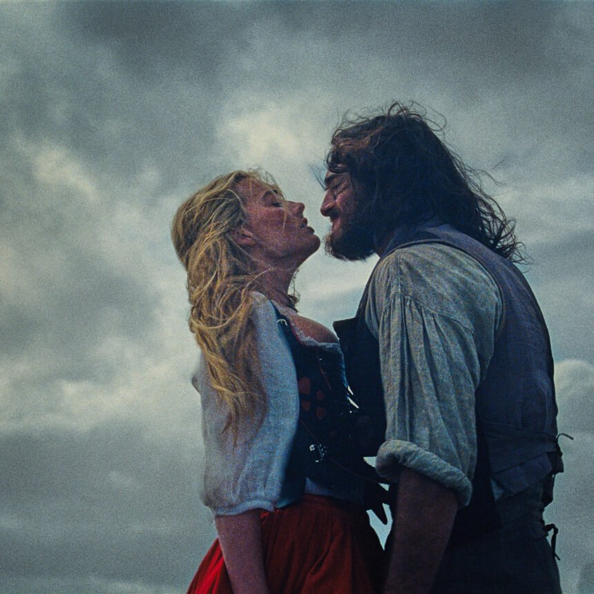 15biz-box-wuthering1-qcjg-mediumSquareAt3X