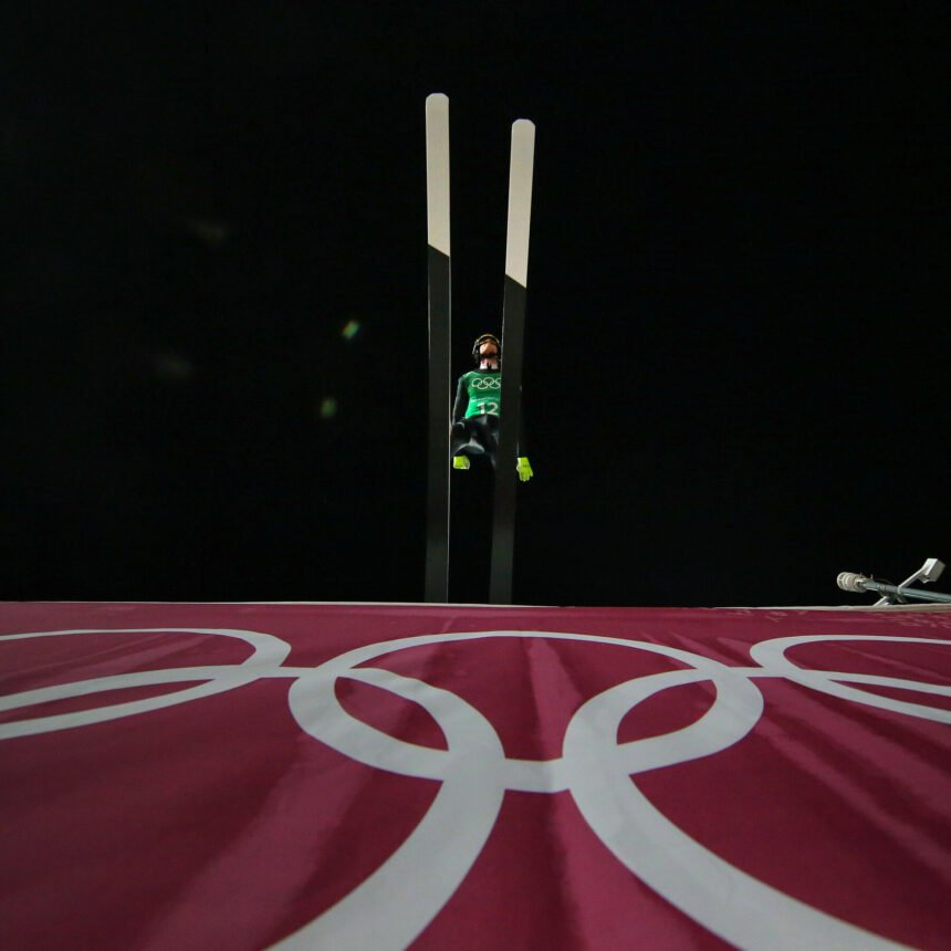 16sci-ski-jump-goggles-04-wvjt-mediumSquareAt3X