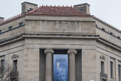 19trump-news-doj-banner-cgbl-mediumSquareAt3X-4