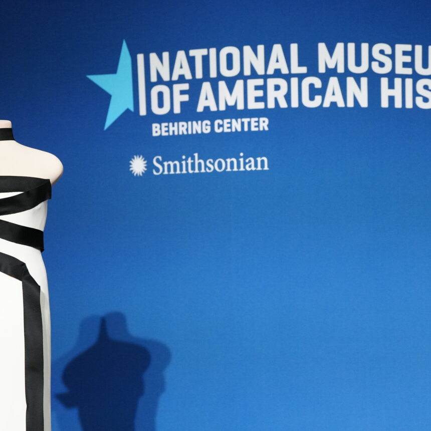 20dc-melania-2-jgcf-mediumSquareAt3X