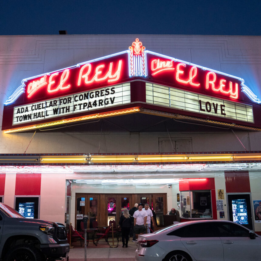 20nat-texas-dems-d1-02-zhgf-mediumSquareAt3X-8