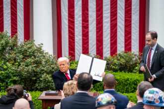 21dc-tariffs-assess-hfwb-mediumSquareAt3X-8