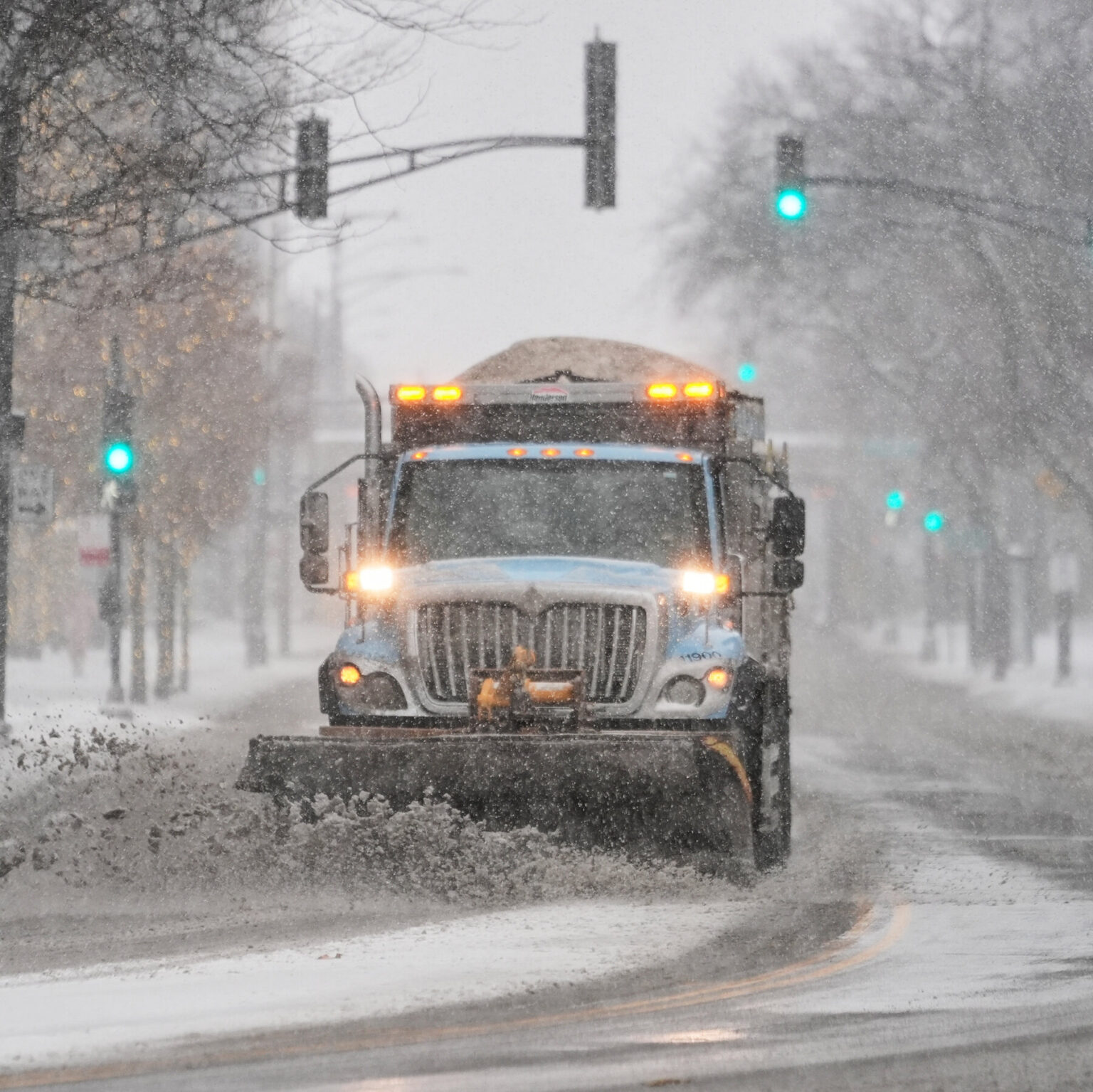 24nat-chicago-snowplow-1-kcfv-mediumSquareAt3X-1