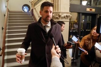 26ARRJFQYJA4DEW6LAZE2ROOM4