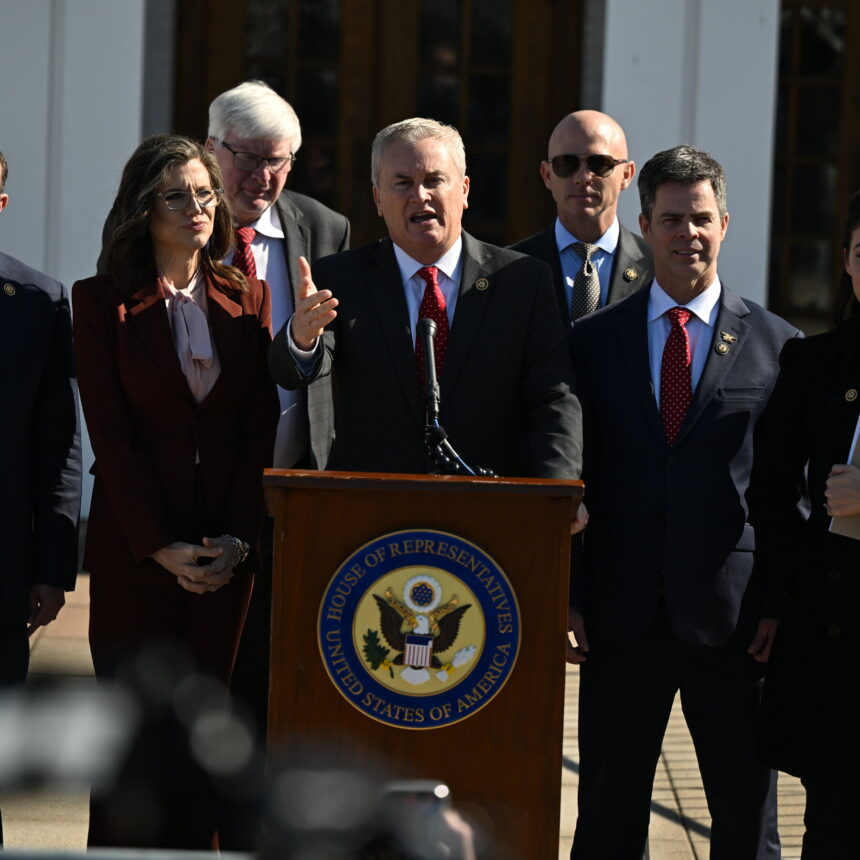 27dc-clinton-2-mediumSquareAt3X